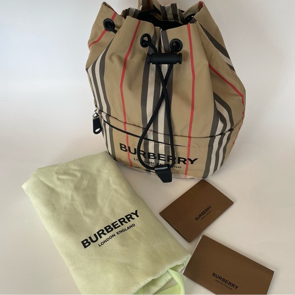 Burberry Handbags - Burberry mini bag